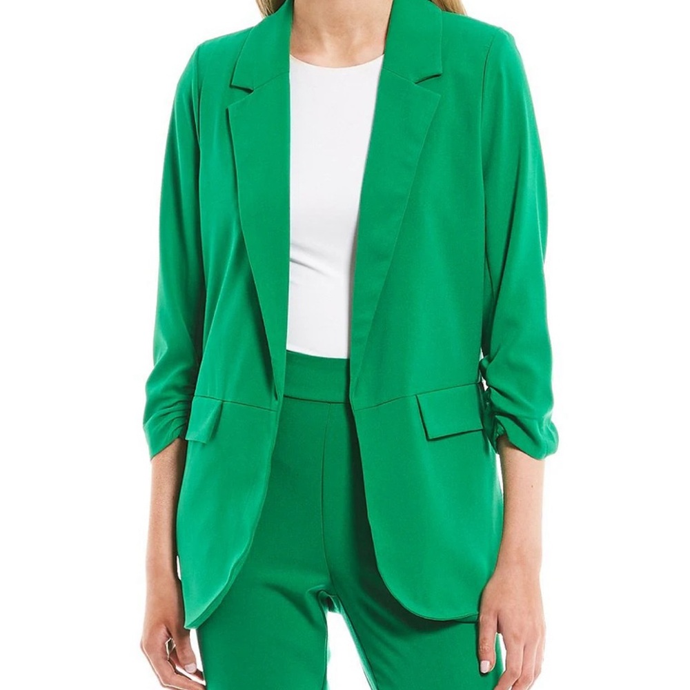 Takara
Coordinating Ruched Sleeve Notched Collar Blazer